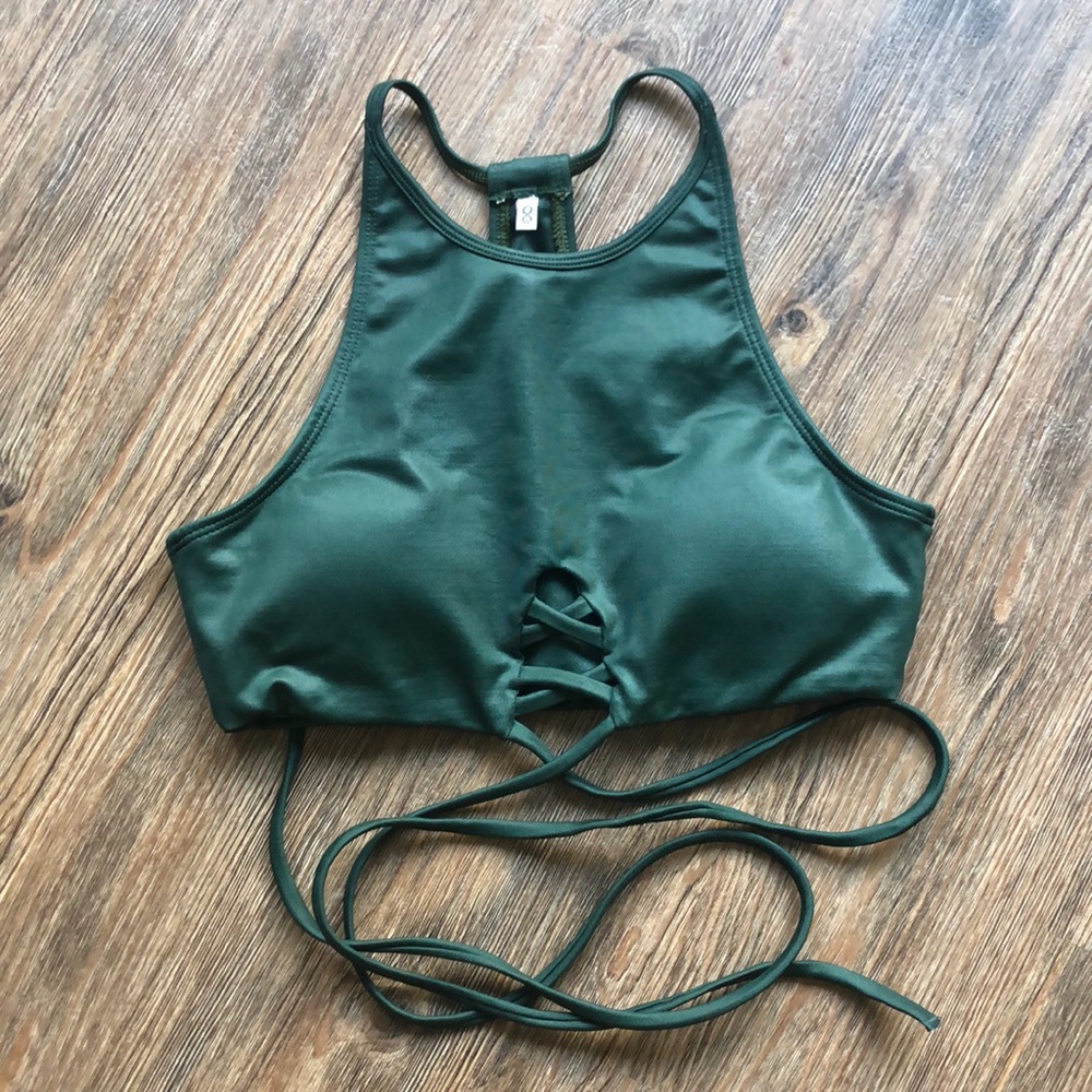 SOLD⚡️Alto Giro high neck crop top/sports bra